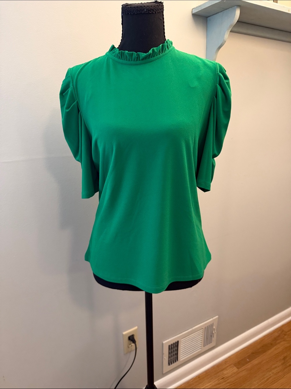 CeCe Emerald Green Ruffle Neck Puff Sleeve Blouse